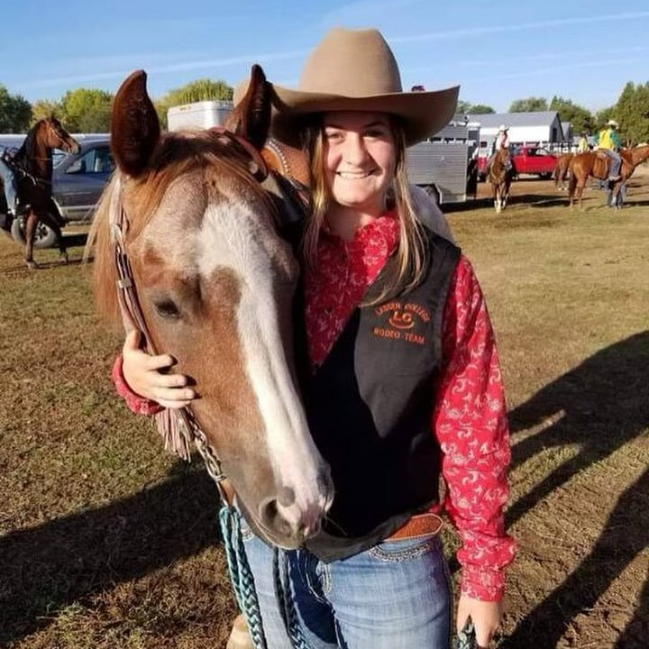 Morgan Hayes signs to Utah State