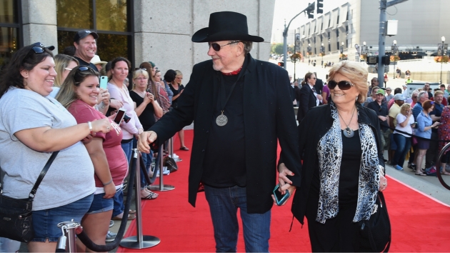 Be part of the Country Music Hall of Fame Red Carpet Experience