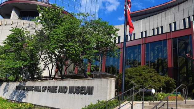 Sketch like a pro at the Country Music Hall of Fame and Museum