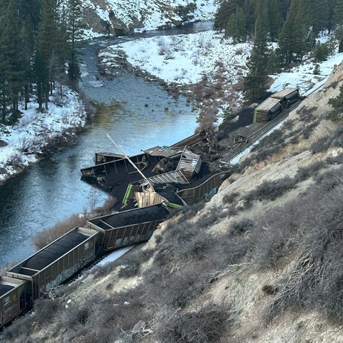 Train Derails Near Blairsden- Spills Coal into Feather River