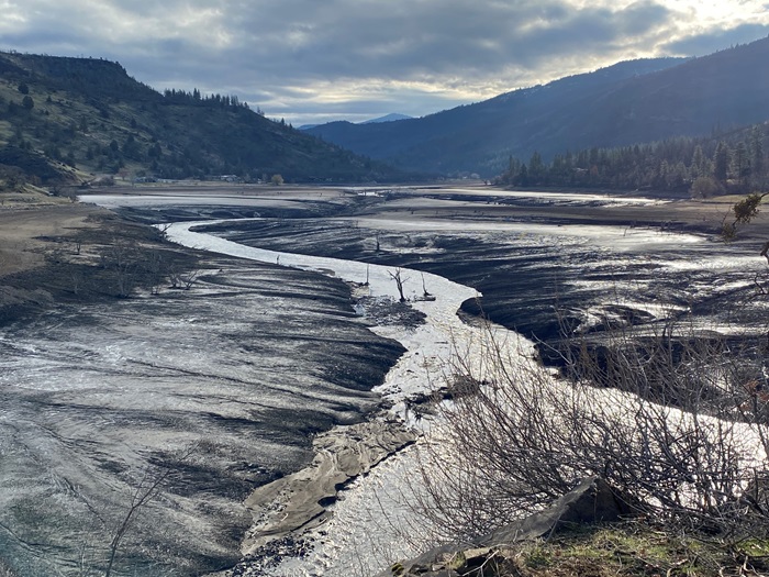 Historic Klamath River Dam Removal Unleashes Challenges for Wildlife
