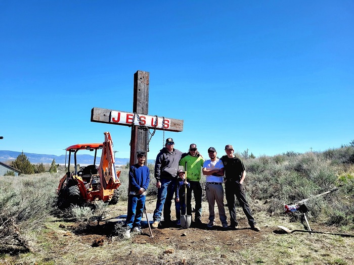 Local Teens Restore Beloved Cross Just in Time for Easter