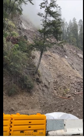 One Way Traffic and Delays Near Grizzly Creek Redwoods Due to Slide Area Maintenance