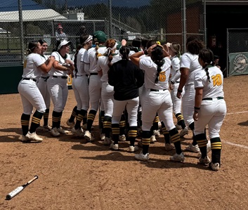 FRC Softball Wins Both at Home (12-2 in Conference Play)